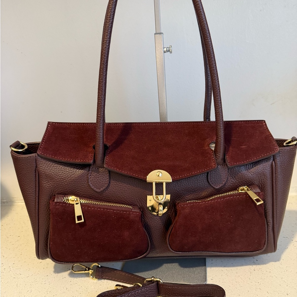 Chic Burgundy Leather Shoulder Bag Made in Italy - Picture 6 of 11